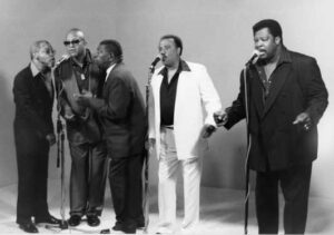 Jerry Lawson singing with The Persuasions