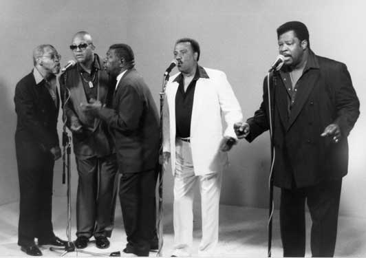 Jerry Lawson singing with The Persuasions